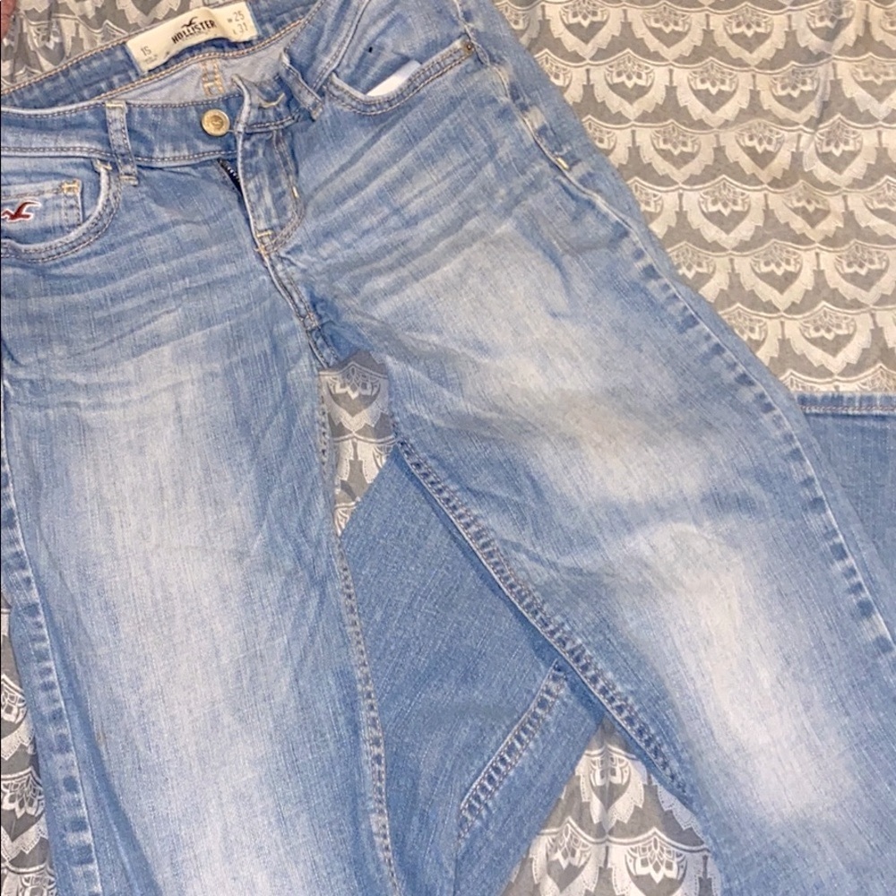 Boot cut jeans.💙